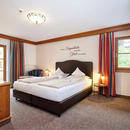 Hotel Hubertus Brixen im Thale Buitenkant foto