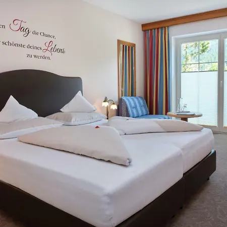 Hotel Hubertus Brixen im Thale Buitenkant foto