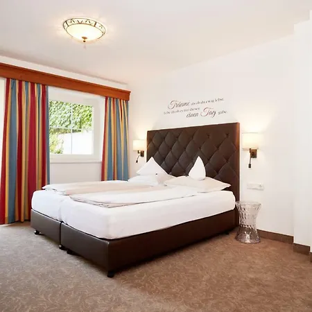Hotel Hubertus Brixen im Thale Buitenkant foto